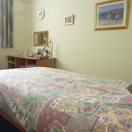 Bridge House B&B Челтнъм Екстериор снимка